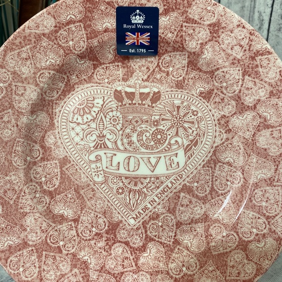 NEW! ROYAL WESSEX HEART SALAD/ DESSERT PLATE - Picture 2 of 5